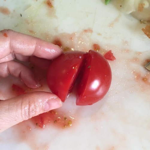 crushed tomatoes, stem tomatoes, DIY